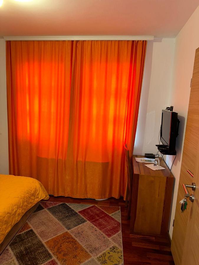 Apartments Prizreni Bagian luar foto