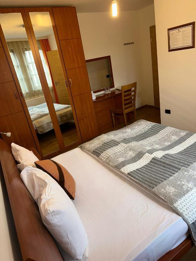 Apartments Prizreni Bagian luar foto